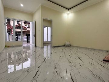 DIJUAL RUMAH SIAP HUNI MURAH DI KAYU PUTIH JAKARTA TIMUR, RUMAH READY 2 LANTAI BARU DEKAT KE PULO MAS JAKTIM, RUMAH STRATEGIS DEKAT VELODROME 3 KAMAR