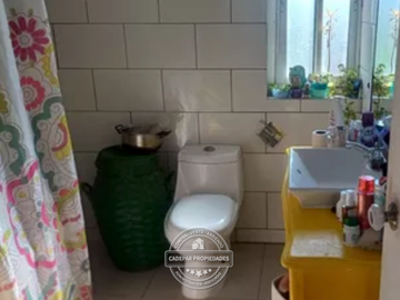 VENDE AMPLIA CASA DE TRES PISOS EN VALPARAISO