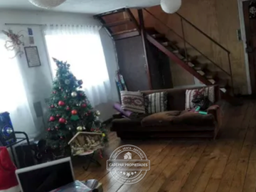 VENDE AMPLIA CASA DE TRES PISOS EN VALPARAISO