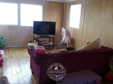 VENDE AMPLIA CASA DE TRES PISOS EN VALPARAISO