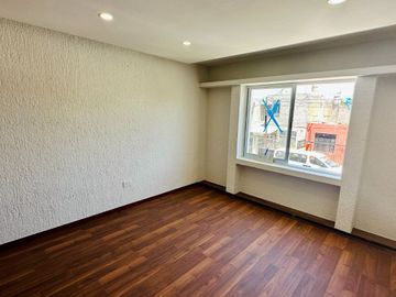 Casa remodelada en Alamo Industrial en VENTA