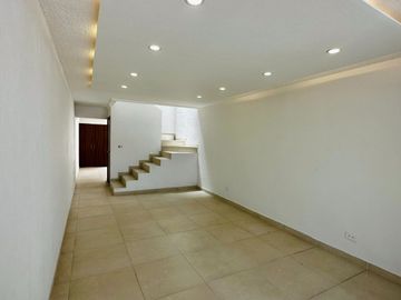 Casa remodelada en Alamo Industrial en VENTA