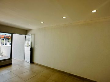 Casa remodelada en Alamo Industrial en VENTA