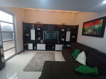 CASA EN LAS QUINTAS