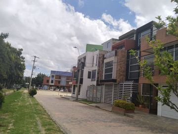 CASA EN LAS QUINTAS