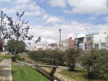 CASA EN LAS QUINTAS