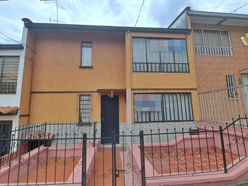 VENTA DE CASA DE 174 M2 CON RENTA EN EL SECTOR DE LA PRIMAVERA, MANIZALES CALDAS