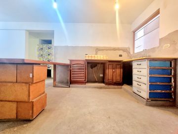ALQUILER DE TERRENO MÁS VIVIENDA U OFICINA / TALLER / DEPÓSITO