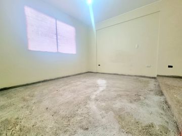 ALQUILER DE TERRENO MÁS VIVIENDA U OFICINA / TALLER / DEPÓSITO