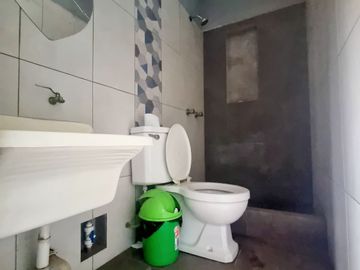ALQUILER DE TERRENO MÁS VIVIENDA U OFICINA / TALLER / DEPÓSITO