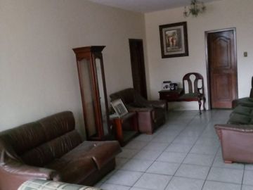 VENDO CASA EN LA CIUDAD DE PASAJE