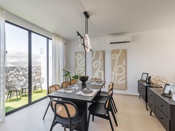 CASA EN VENTA AL SUR DE CUERNAVACA CON ALBERCA Y ROOF GARDEN