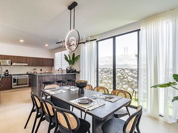 CASA EN VENTA AL SUR DE CUERNAVACA CON ALBERCA Y ROOF GARDEN