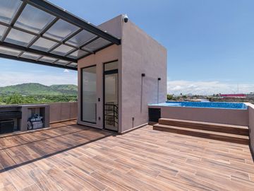CASA EN VENTA AL SUR DE CUERNAVACA CON ALBERCA Y ROOF GARDEN