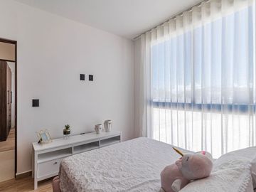 CASA EN VENTA AL SUR DE CUERNAVACA CON ALBERCA Y ROOF GARDEN