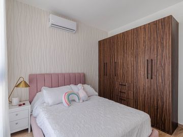 CASA EN VENTA AL SUR DE CUERNAVACA CON ALBERCA Y ROOF GARDEN