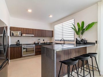 VENTA DE CASA CON ALBERCA Y ROOF GARDEN AL SUR DE CUERNAVACA MORELOS