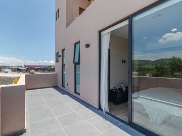 VENTA DE CASA CON ALBERCA Y ROOF GARDEN AL SUR DE CUERNAVACA MORELOS