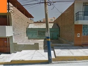 VENDO TERRENO EN EL CENTRO DE MOLLENDO