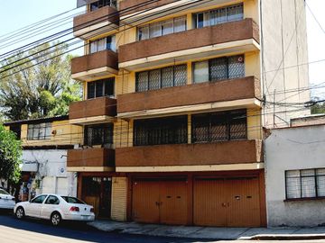 Departamento con Balcón en Coyoacán, Primer Piso 122 m² 3 Recámaras.