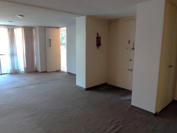 Departamento con Balcón en Coyoacán, Primer Piso 122 m² 3 Recámaras.