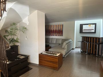 Venta Casa de Tres Niveles en Av Tamaulipas en Santa Fe