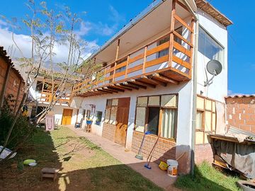 Casa en Venta en Huasao, Cusco - Dos Pisos, Ideal para Casa de Campo o Proyecto