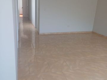 VENTA DEPARTAMENTO LA MOLINA COCHERA PORTADA DEL SOL III ETAPA 3ER PISO S/ASCENSOR