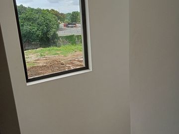 Now Selling: 4.	Experience Elevated Living at Ahanna Residences - Deluxe 3-Bedroom w/2-Car Garage  3T&B Deluxe Townhouse