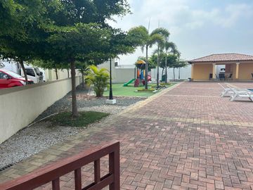 Vendo casa en Gran Vittoria de 3 dormitorios