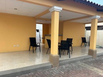 Vendo casa en Gran Vittoria de 3 dormitorios
