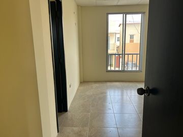 Vendo casa en Gran Vittoria de 3 dormitorios
