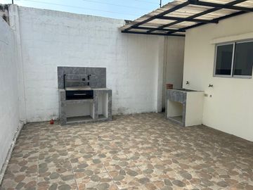 Vendo casa en Gran Vittoria de 3 dormitorios
