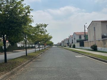 Vendo casa en Gran Vittoria de 3 dormitorios