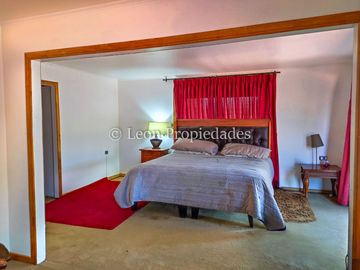 Leon Propiedades vende parcela en condominio Lomas del Puangue, Curacaví.
