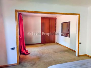 Leon Propiedades vende parcela en condominio Lomas del Puangue, Curacaví.