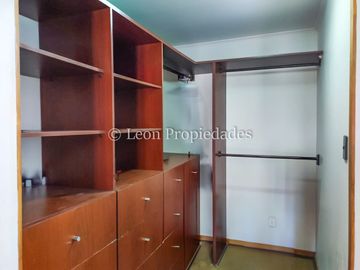 Leon Propiedades vende parcela en condominio Lomas del Puangue, Curacaví.
