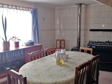 Vendemos en Temuco amplia casa de esquina ubicación potencialmente comercial sector Gabriela Mistral