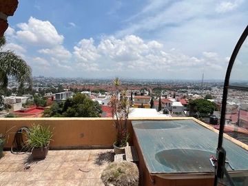 Casa en venta en Col Cerro del Tesoro Tlaquepaque