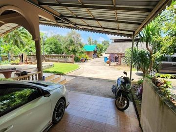 Land sales with house 3 buildings close to main street over 2,000 sqm. Na To Ming, Mueang, Trang