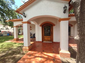 Hermosa casa en venta en zona privilegiada de Parras
