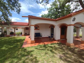 Hermosa casa en venta en zona privilegiada de Parras