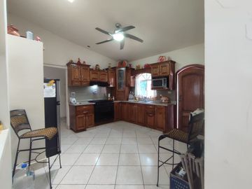 Hermosa casa en venta en zona privilegiada de Parras
