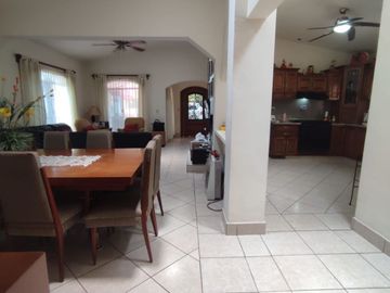 Hermosa casa en venta en zona privilegiada de Parras