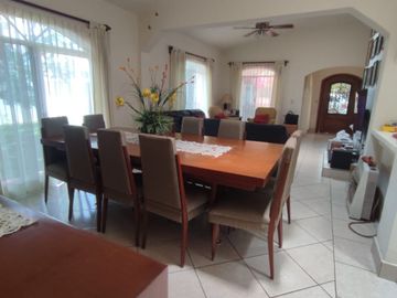 Hermosa casa en venta en zona privilegiada de Parras