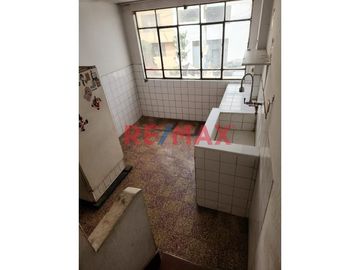 1106726 Venta De Inmueble Con Estacionamiento En Zona Exclusiva Del Distrito Del Rímac