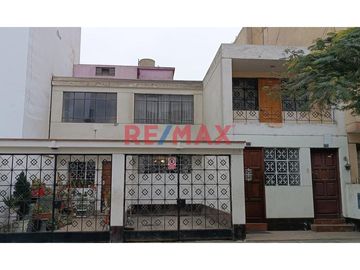 1106726 Venta De Inmueble Con Estacionamiento En Zona Exclusiva Del Distrito Del Rímac
