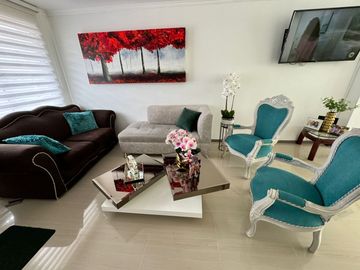 Vendo hermosa casa en conjunto cerrado en sector La Florida