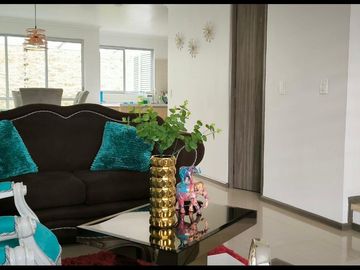 Vendo hermosa casa en conjunto cerrado en sector La Florida