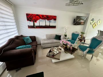 Vendo hermosa casa en conjunto cerrado en sector La Florida